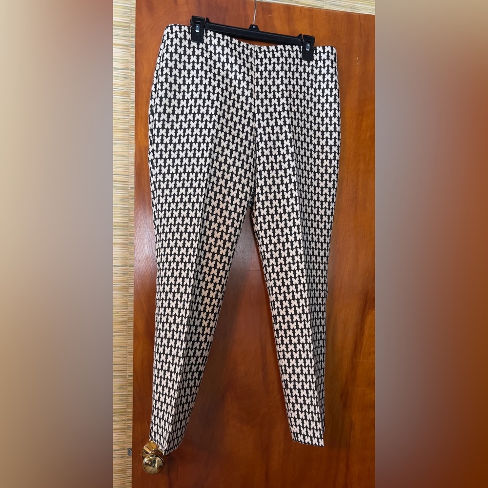 Talbots ladies trouser in butterfly print, black & cream w gold accent threads.